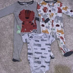 Gerber Bundle, Sleepers and Bodysuit | Size 0-3 Months